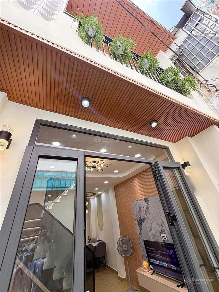 Em hào 0902 811 ***2tỷ nhà đoàn văn bơfull nội thất2pn 2wchẻm xe hơishr