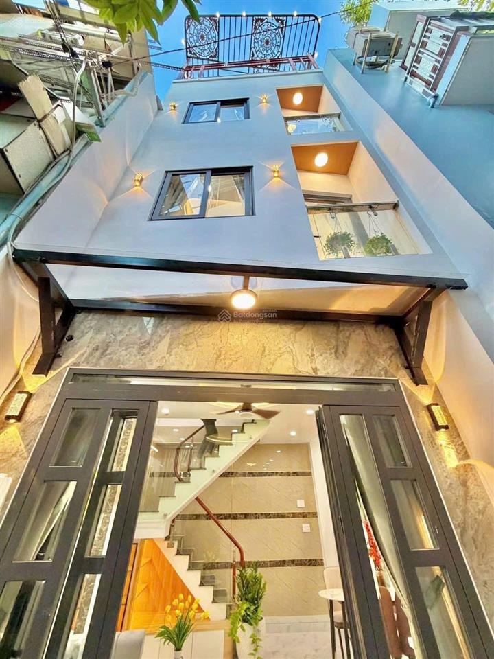 Em hào 0902 811 ***1tỷ9 nhà huỳnh văn bánh2tầng2pn 3wc shr hẻm xe hơi