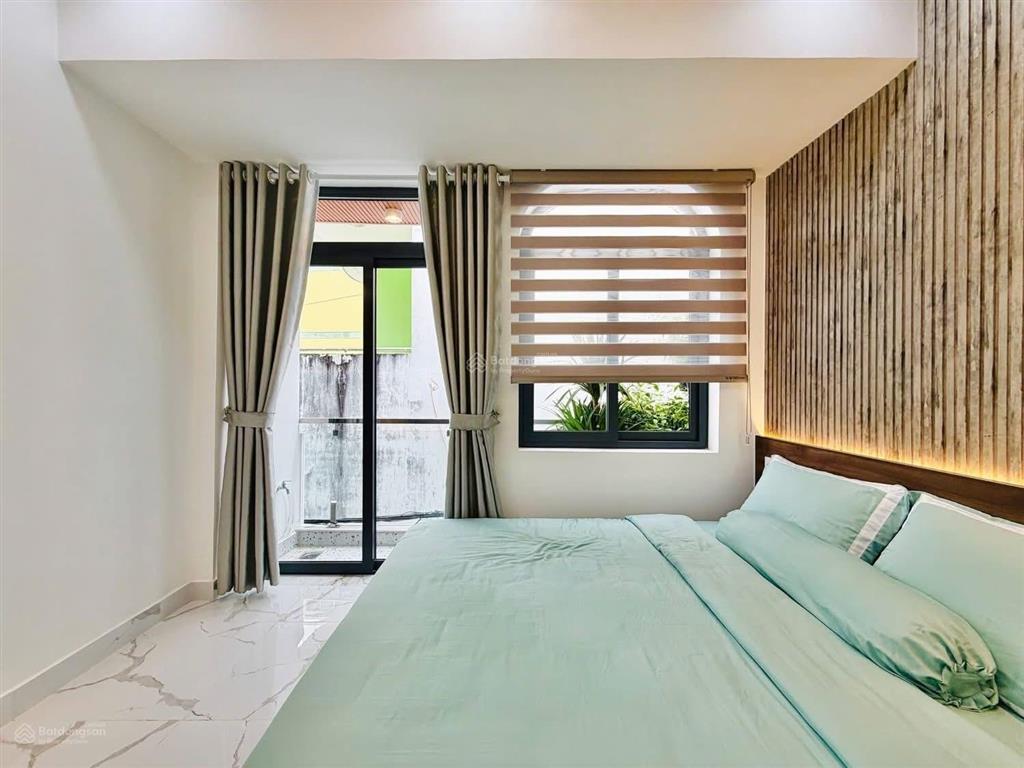 Hào 0902 811 ***  2tỷlạc long quân, p5, q11  diện tích 3x10 2tầng2pnhẻm nhựa 3m sát mặt tiền