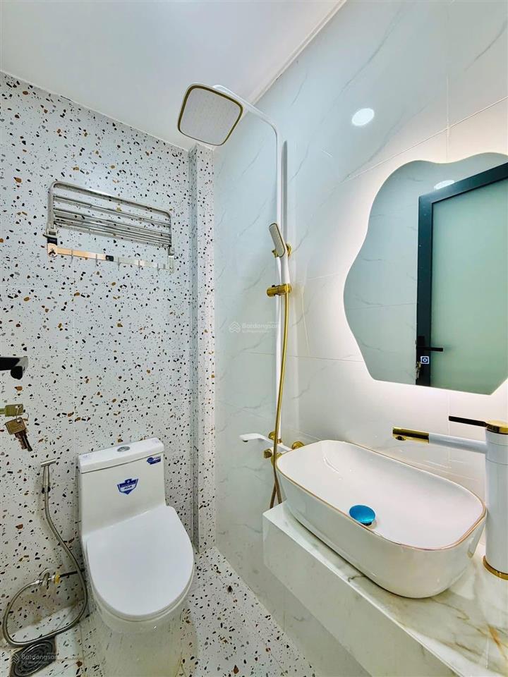 Hào 0902 811 ***  2tỷlạc long quân, p5, q11  diện tích 3x10 2tầng2pnhẻm nhựa 3m sát mặt tiền