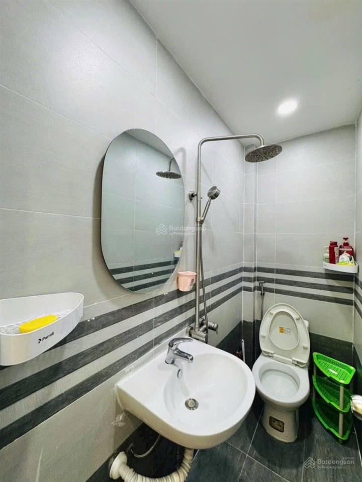 Em hào 0902 811 ***2tỷ nhà đepj thành thái 31m² 2pn 2wchẻm 5m thôngsổ đỏ