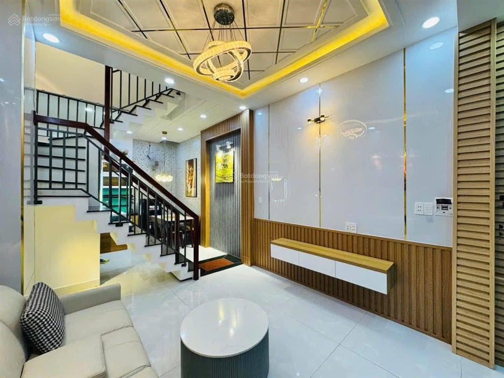 Em hào 0902 811 ***2tỷ nhà đepj thành thái 31m² 2pn 2wchẻm 5m thôngsổ đỏ