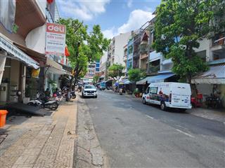Cho thuê nhà mặt tiền kinh doanh ngay sát chợ lớn đường 10m xe tải tận cửa