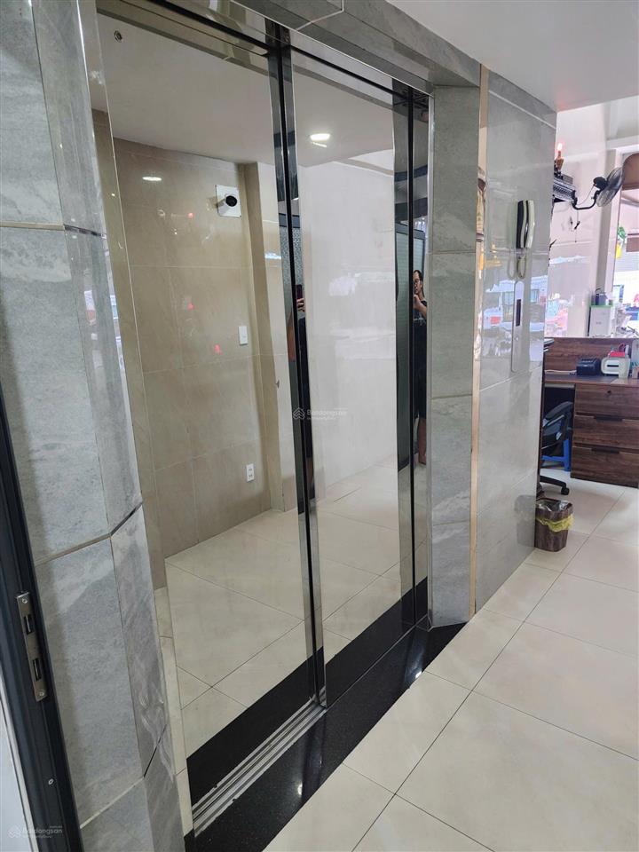 Cho thuê nhà mặt tiền kinh doanh ngay sát chợ lớn đường 10m xe tải tận cửa