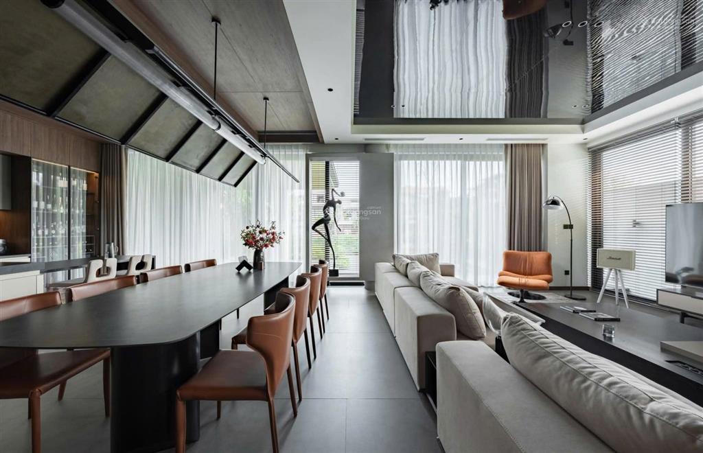 Chính chủ cho thuê biệt thự góc đẹp nhất ngay trung tâm phú mỹ hưng có thể ở ngay  0949 957 ***.