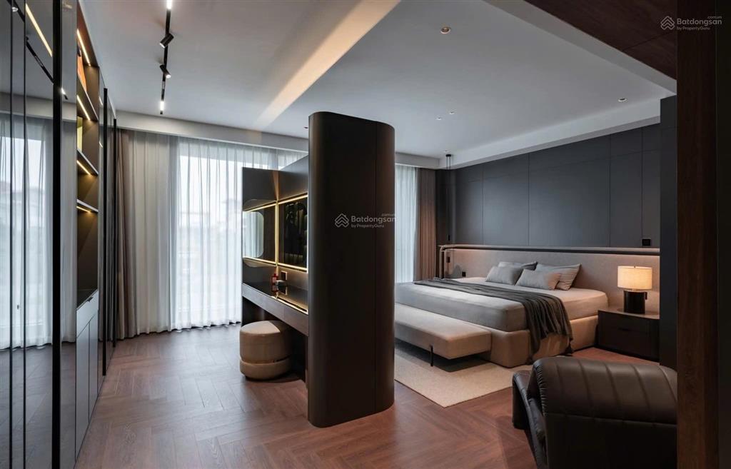 Chính chủ cho thuê biệt thự góc đẹp nhất ngay trung tâm phú mỹ hưng có thể ở ngay  0949 957 ***.