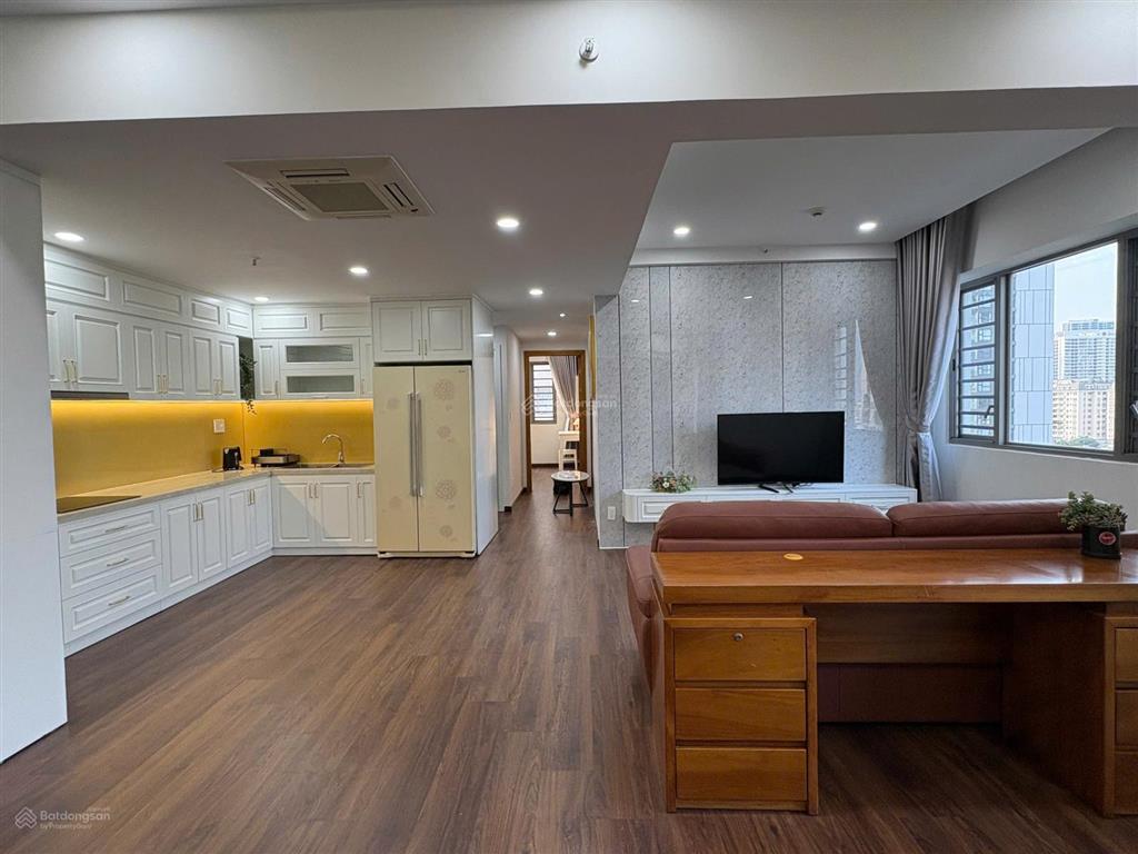 Cho thuê căn hộ hưng phúc, pmh thiết kế 2pn rộng thoáng, nhà mới sơn sửa lại rất sạch sẽ.