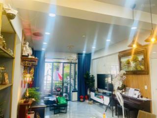 Gia đình cần bán cc screc tower, 3,3 tỷ, 50m2, trường sa, p12, q3, hcm