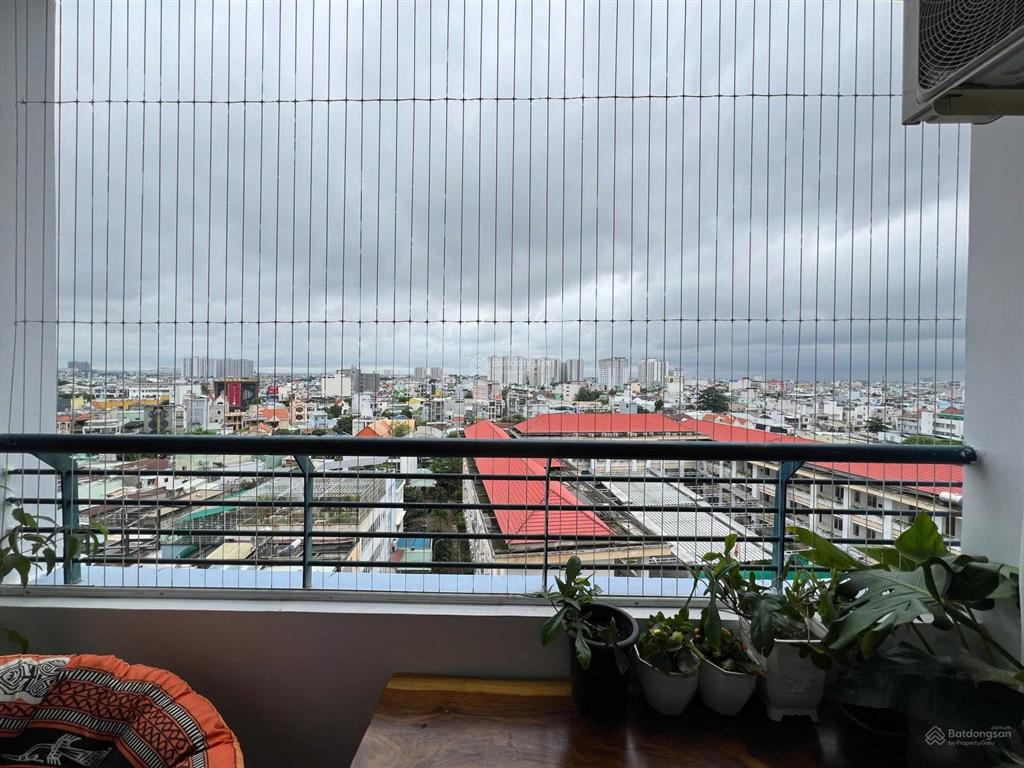 Bán căn hộ 54,5m2, 2pn, 2wc tại nguyễn biểu, q5, sẵn sổ hồng