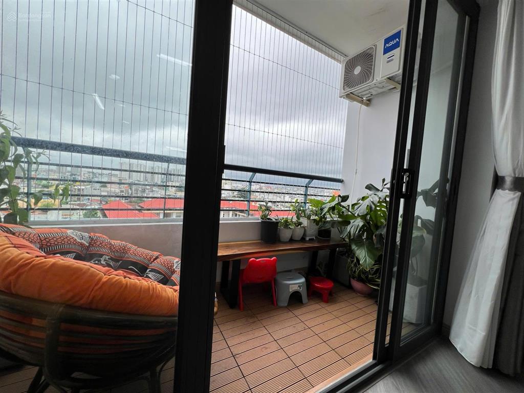 Bán căn hộ 54,5m2, 2pn, 2wc tại nguyễn biểu, q5, sẵn sổ hồng