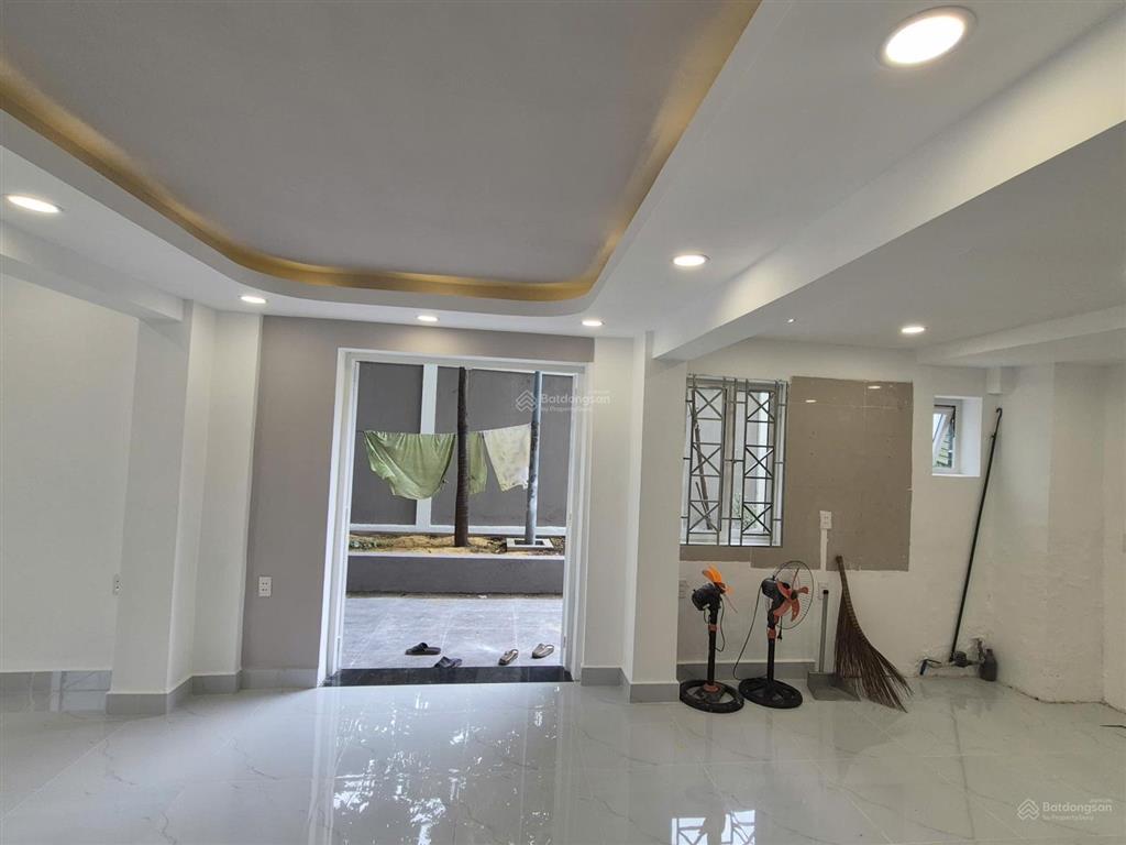 Bán shophouse cc gò dầu, 5,7 tỷ, 100m2, 2pn, 2wc, khu đông đúc dân trí cao