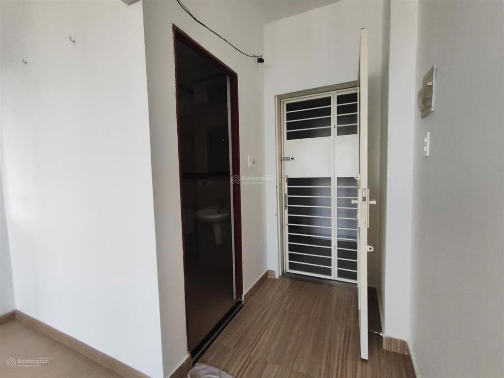Chung cư hoà bình  thang máy 2pn, 1wc giá 3,05 tỷ tại lý thường kiệt, q10.