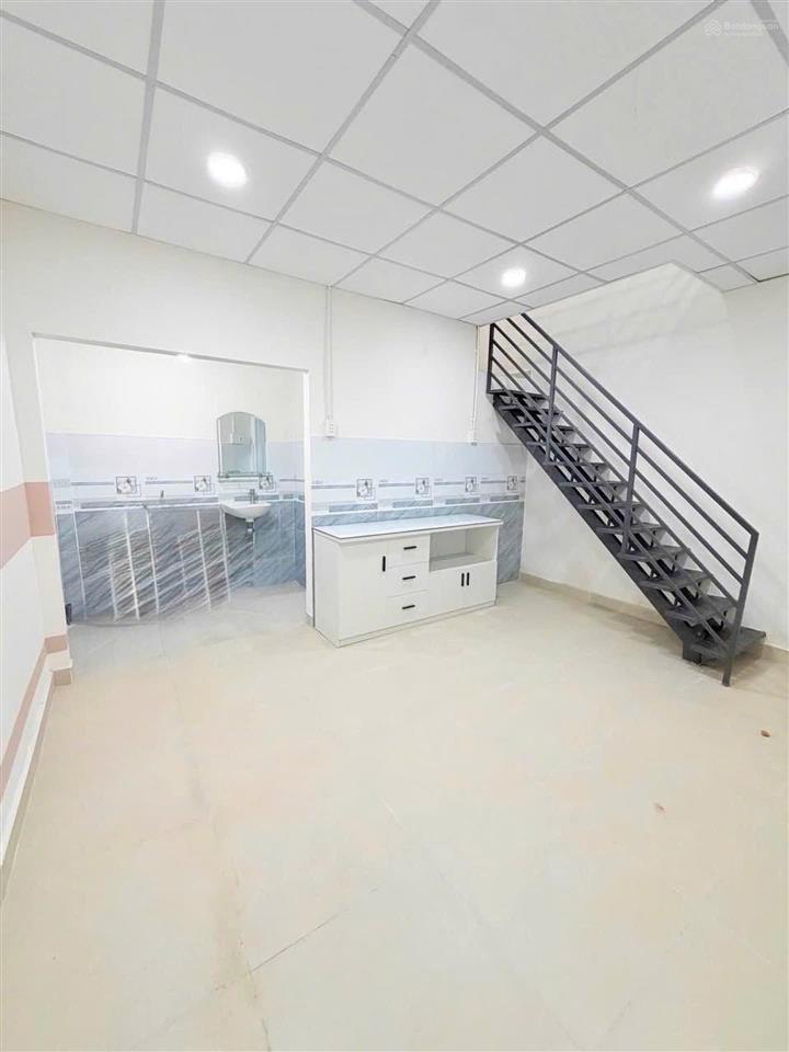 Gấp bán, giảm dưới giá thị trường! 85tr/m2 cho ngôi nhà 2 tấm, ở p15 tân bình. không có căn thứ 2