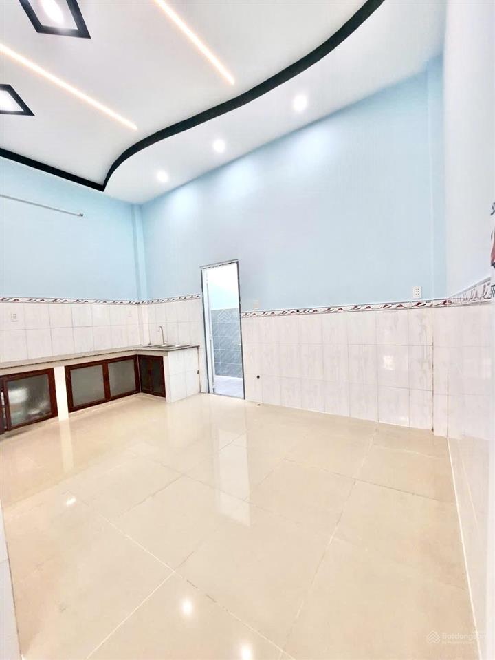 Nhỉnh 4 tỷ  5x17  2 tầng mới đẹp  khu phân lô bàn cờ  ngay công viên sinh thái  sổ hồng riêng