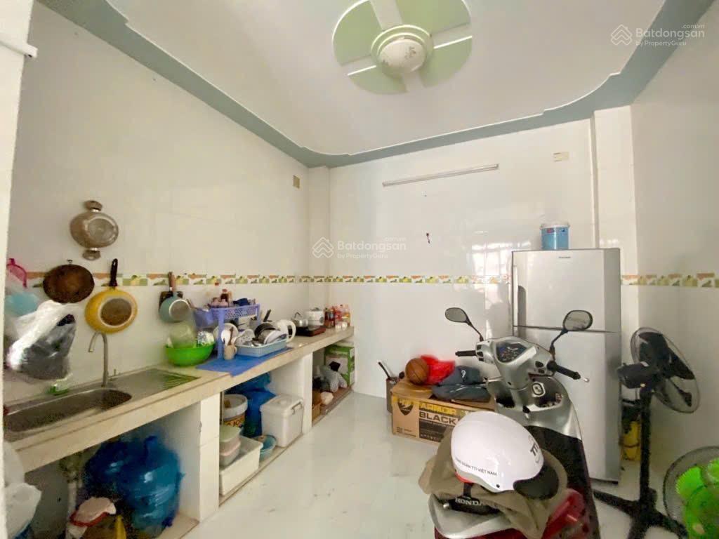 Tân bình ngay lý thường kiệt, 4 tầng btct, 6pn khai thác 28tr/th, hẻm xe hơi, 6.x tỷ tl