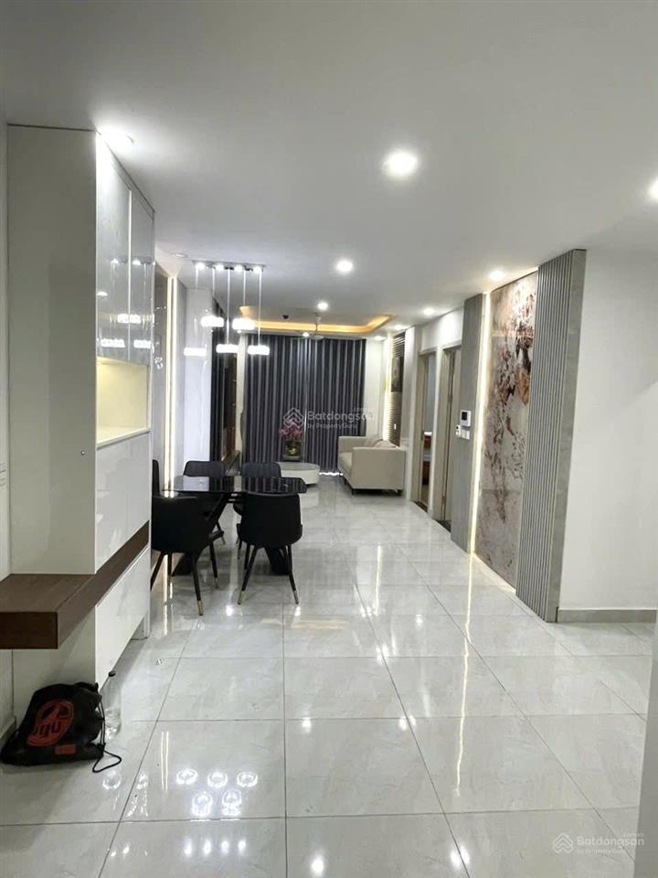 Cần bán gấp căn 3 ngủ diện tích 96m2, có sổ, full đồ, dự án feliz homes