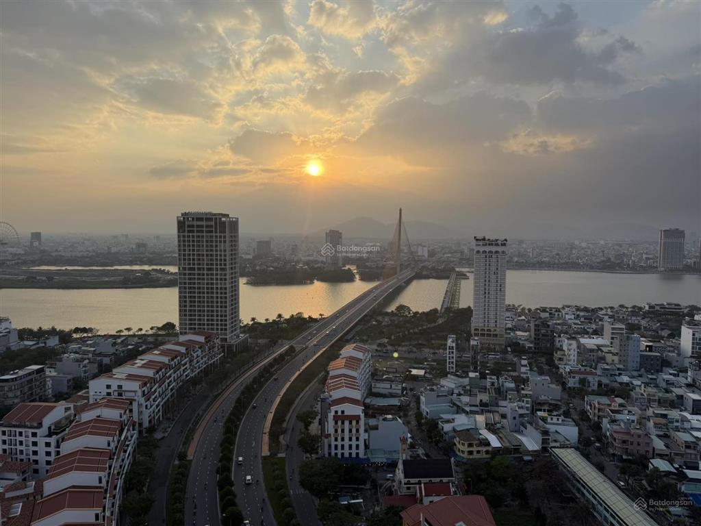 Bán căn hộ 2 phòng ngủ sun cosmo