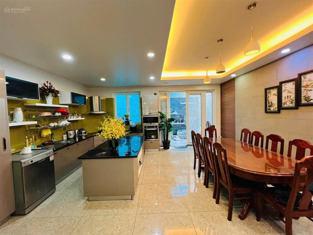 Hiếm có nhà 4 tầng (4.5x20m) có hầm để ô tô đường 12m kdc đặng thùy trâm  bình lợi p13 bình thạnh