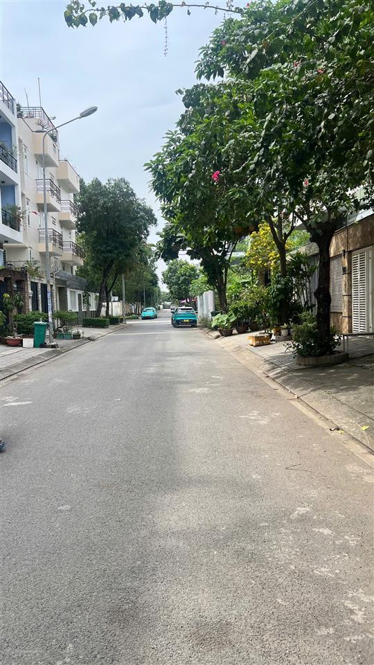 Hiếm có nhà 4 tầng (4.5x20m) có hầm để ô tô đường 12m kdc đặng thùy trâm  bình lợi p13 bình thạnh