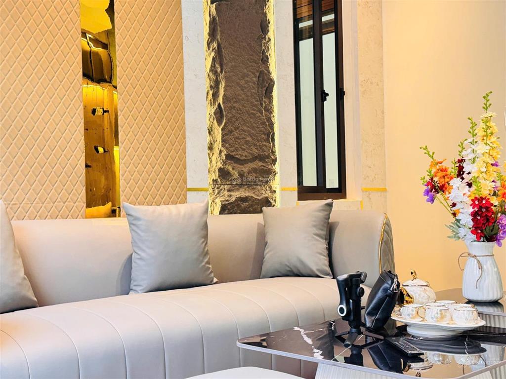 Nhà 3 tầng 3 mê kiệt mới hoàn thành chuẩn 4m xe ôtô trước nhà, vị trí mặt kiệt k80/8 tôn đức thắng