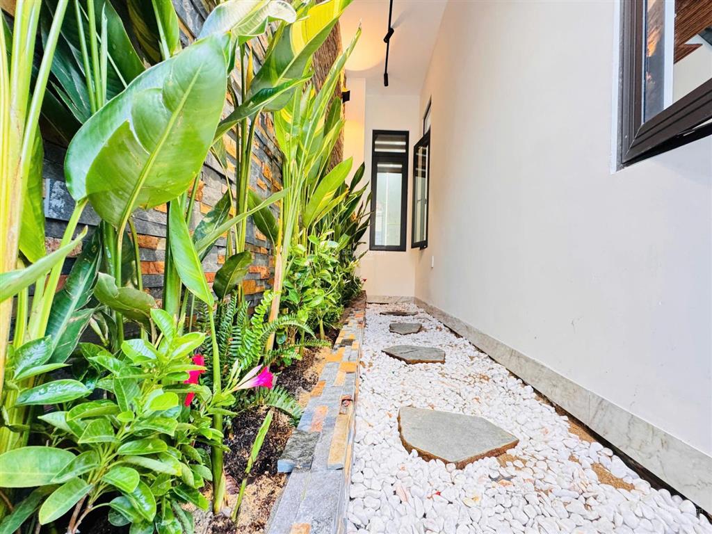 Nhà 3 tầng 3 mê kiệt mới hoàn thành chuẩn 4m xe ôtô trước nhà, vị trí mặt kiệt k80/8 tôn đức thắng