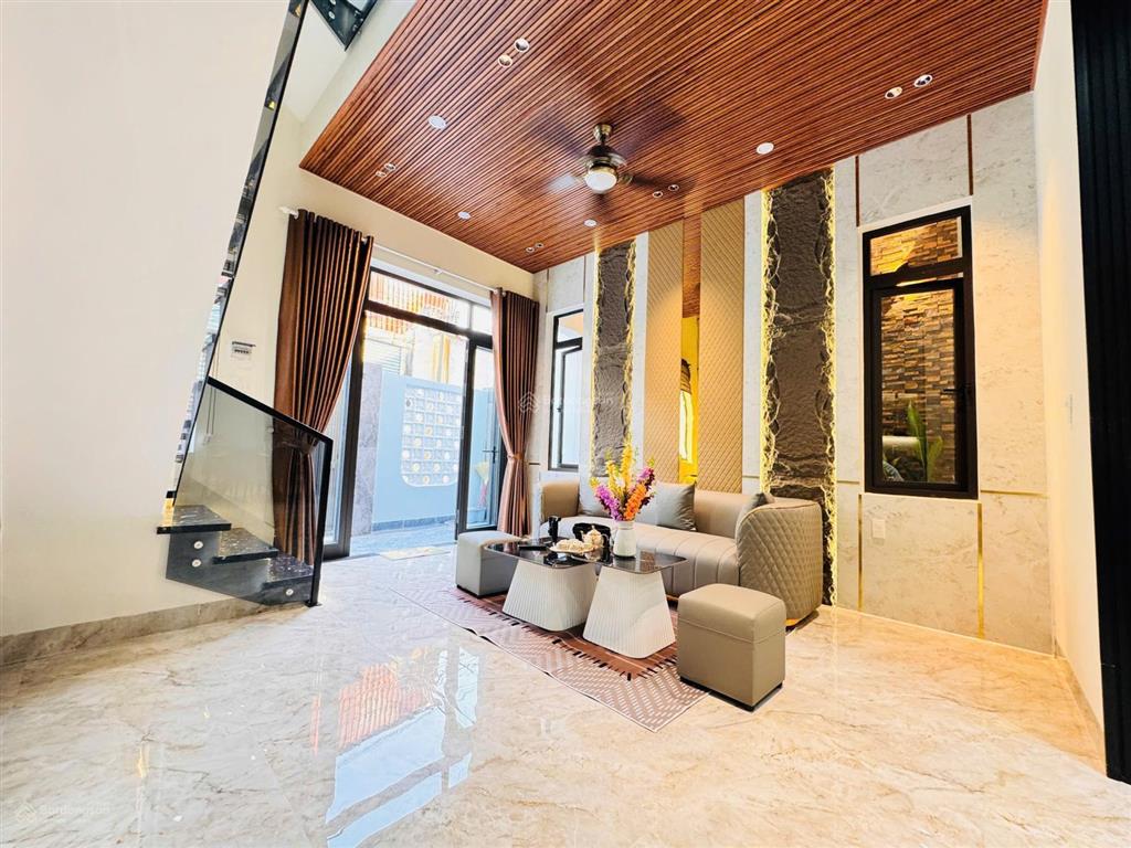 Nhà 3 tầng 3 mê kiệt mới hoàn thành chuẩn 4m xe ôtô trước nhà, vị trí mặt kiệt k80/8 tôn đức thắng