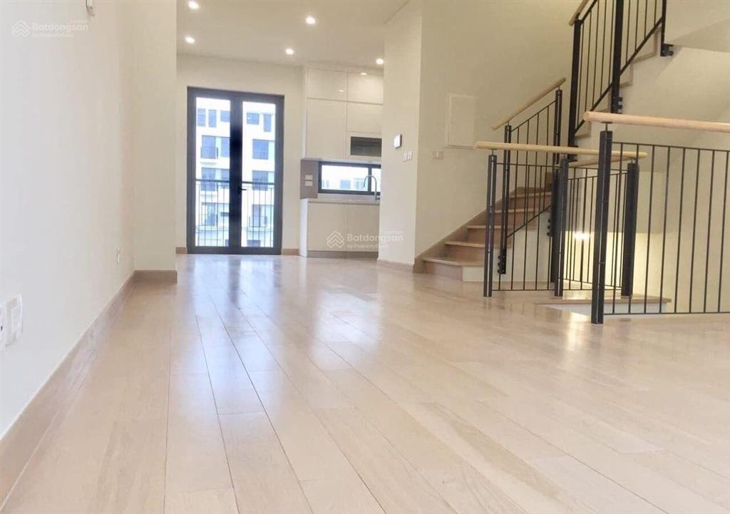 Chủ ngợp bank bán gấp nhà mặt phố nguyễn đình tứ gần học viện tài chính. mt 6m. giá ngang phân lô