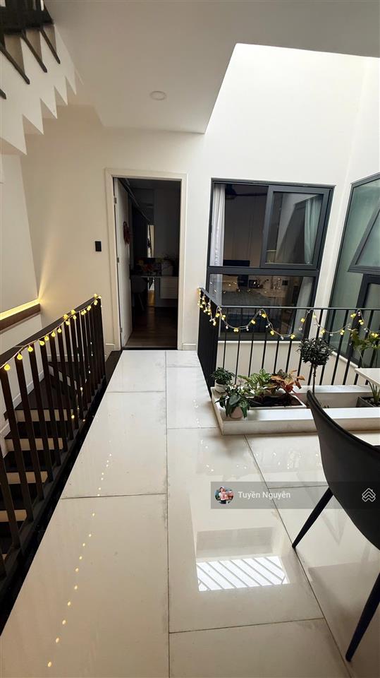Nhà mới đẹp thiết kế hiện đại tặng full nội thất xịn sò p.trường thọ gần ga metro 100m2 ngang 6m