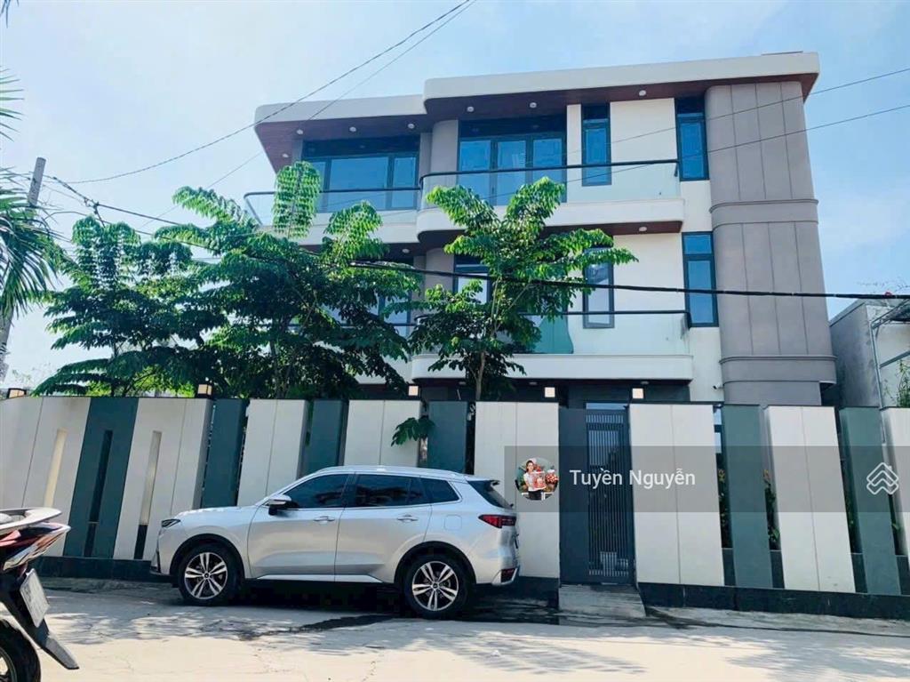 Biệt thự vườn góc 2 mặt tiền thiết kế hiện đại full nội thất xịn sò 155m2 ngang 9.5m p.linh đông