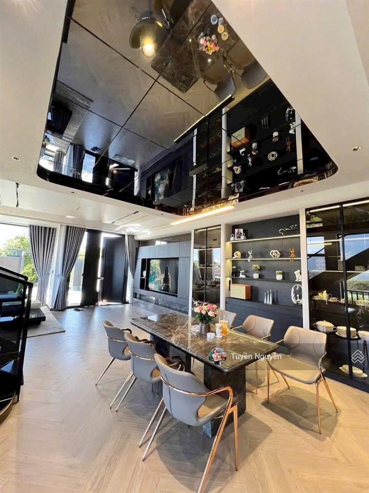 Biệt thự vườn góc 2 mặt tiền thiết kế hiện đại full nội thất xịn sò 155m2 ngang 9.5m p.linh đông