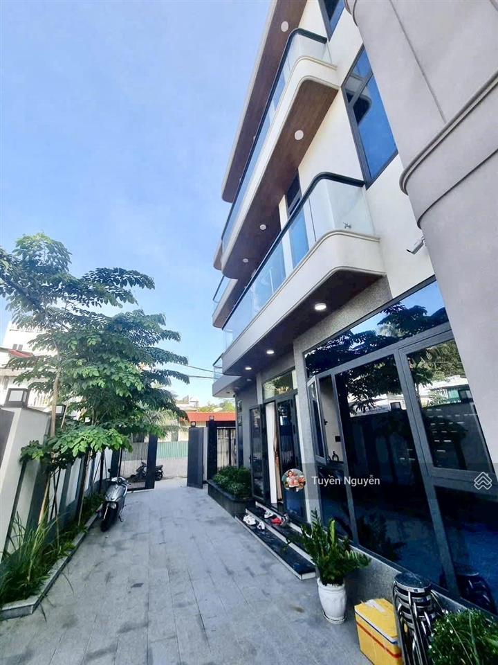 Biệt thự vườn góc 2 mặt tiền thiết kế hiện đại full nội thất xịn sò 155m2 ngang 9.5m p.linh đông