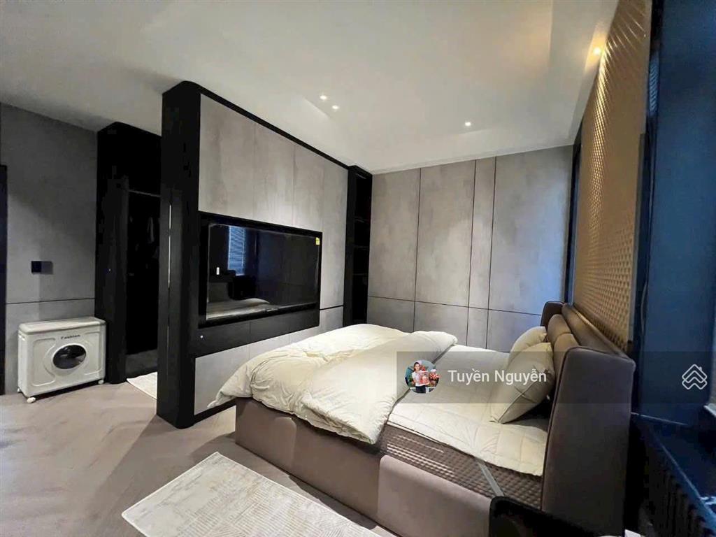 Biệt thự vườn góc 2 mặt tiền thiết kế hiện đại full nội thất xịn sò 155m2 ngang 9.5m p.linh đông