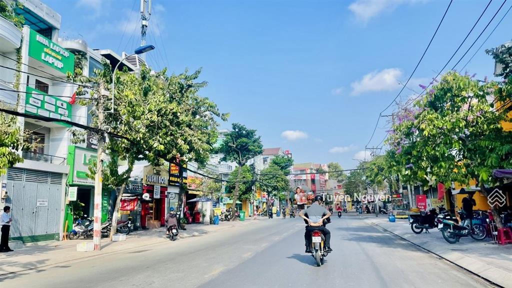 Giảm mạnh 1 tỷ  nhà mặt tiền 3 tầng đường số 20 kdc himlam linh chiểu 100m2(5x20m) thu nhập 25tr/t