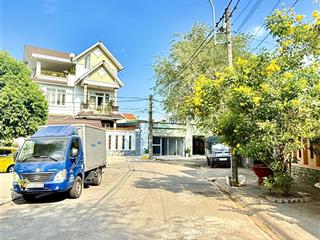 Ngộp  biệt thự 3 tầng đường linh trung 245m2 ngang 12m + dãy 6 phòng cho thuê đối diện công viên