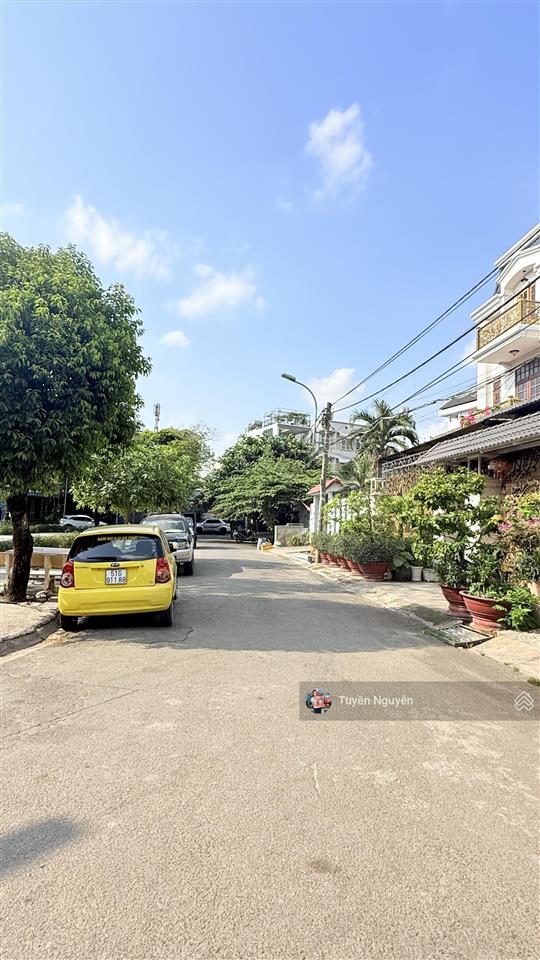 Ngộp  biệt thự 3 tầng đường linh trung 245m2 ngang 12m + dãy 6 phòng cho thuê đối diện công viên