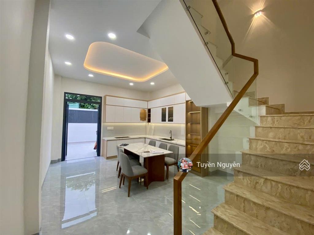 Nhà đẹp 3 tầng đường số 2 trường thọ  kdc đồng bộ cao tầng 78m2 ngang 4.5m gần xa lộ hà nội