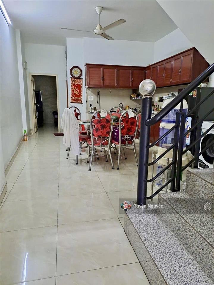 Mặt tiền kinh doanh 3 tầng đường phan đình phùng 140m2 ngang 6.2m nở hậu sát đường lê lợi giá tốt