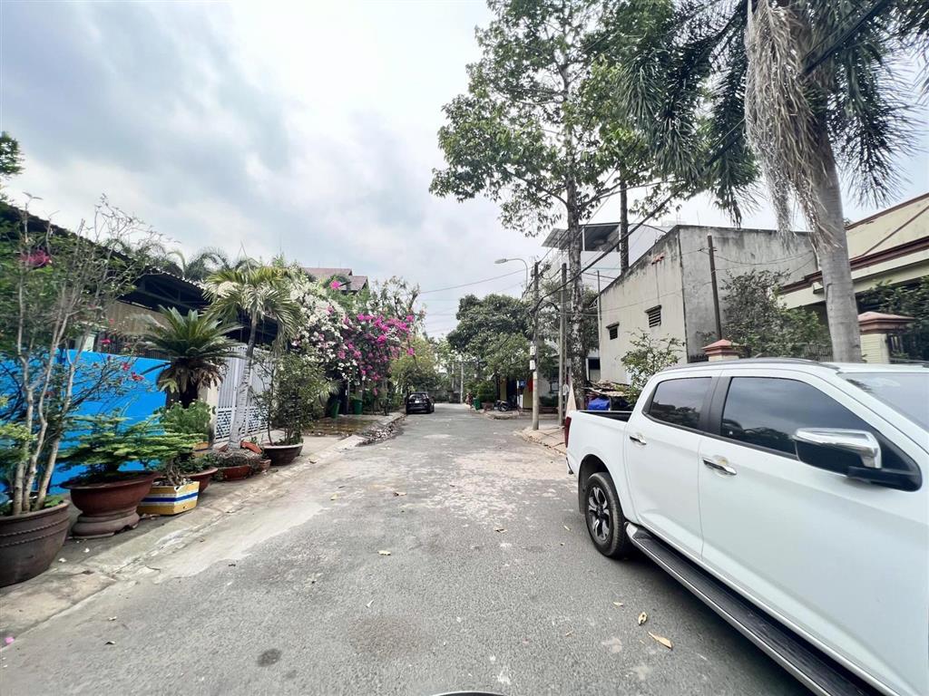 Đất mặt tiền đường số p.trường thọ 192m2(12x16m) nằm trong kdc himlam gần ga metro giá chốt tốt