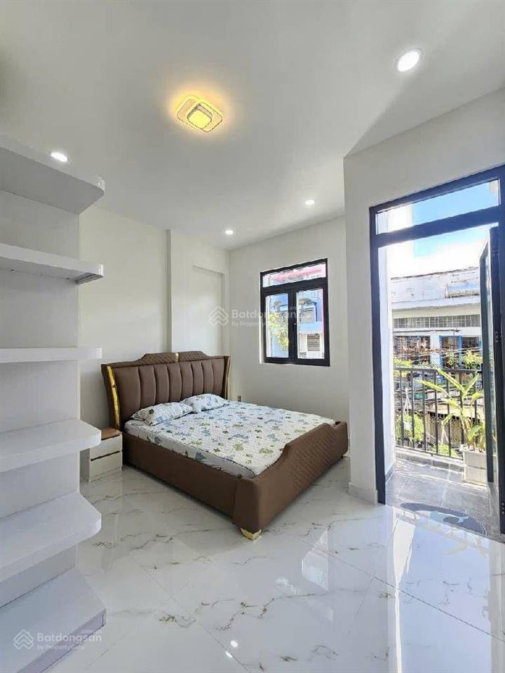 Nhà đẹp mặt tiền rộng kinh doanh tốt quận 8