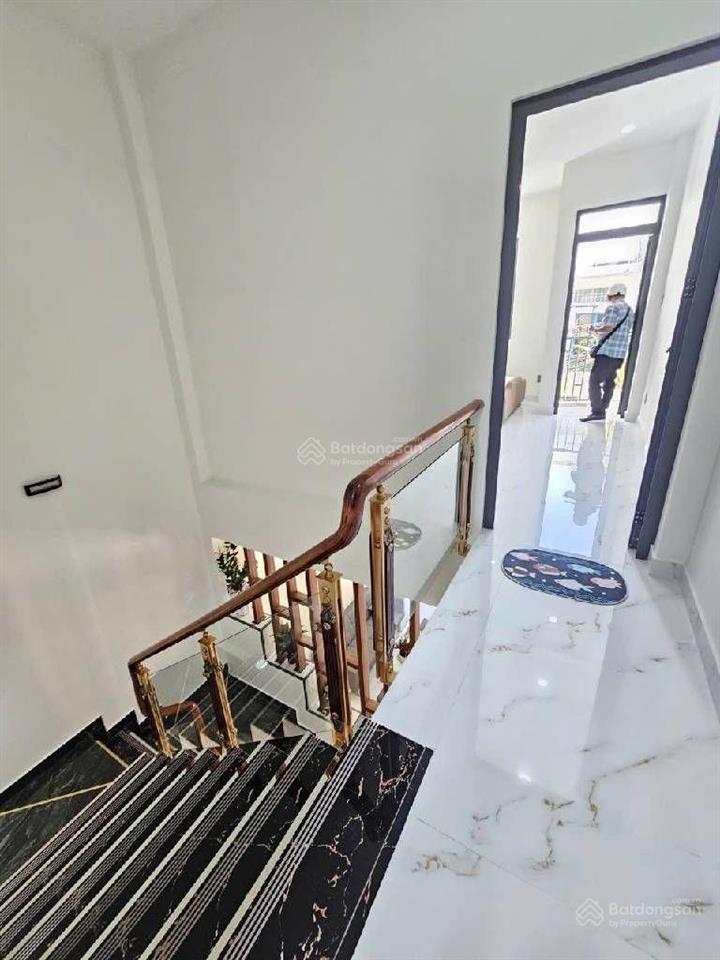 Nhà đẹp mặt tiền rộng kinh doanh tốt quận 8