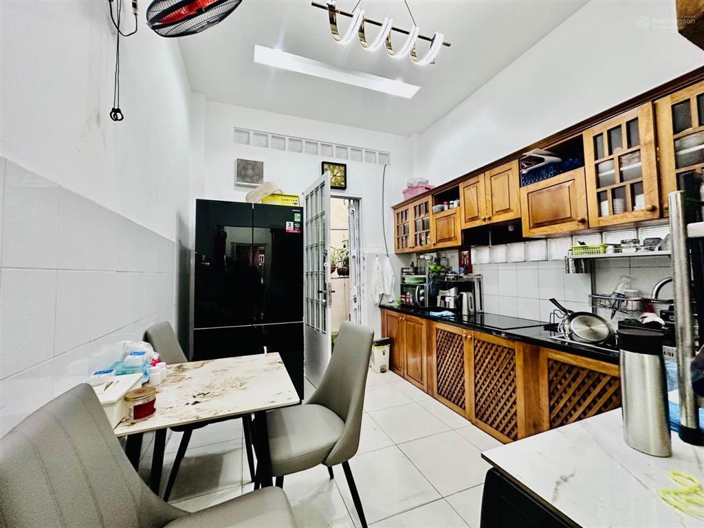 Hxh 6m  2 mặt tiền  tô hiến thành  dt 45m2 không lộ giới  đối diện kingdom 101  chỉ 9.7 tỷ