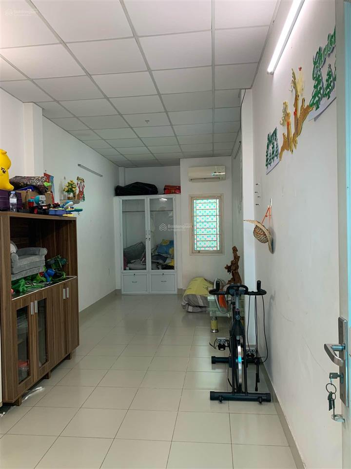 Nhà 3 tầng  hxh  cmt8 q.3  gần cv lê thị riêng  61m2  không lộ giới  chỉ 9.2 tỉ