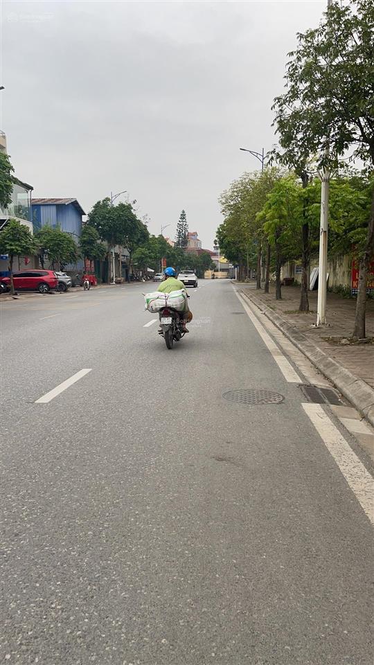Ô tô tránh, view thoáng đẹp, dân cư đông đúc, ở sướng