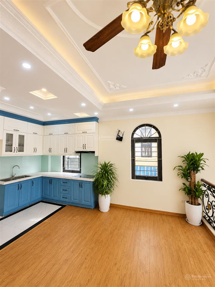 Siêu phẩm lô góc  ô tô tránh  ở sướng kinh doanh đỉnh