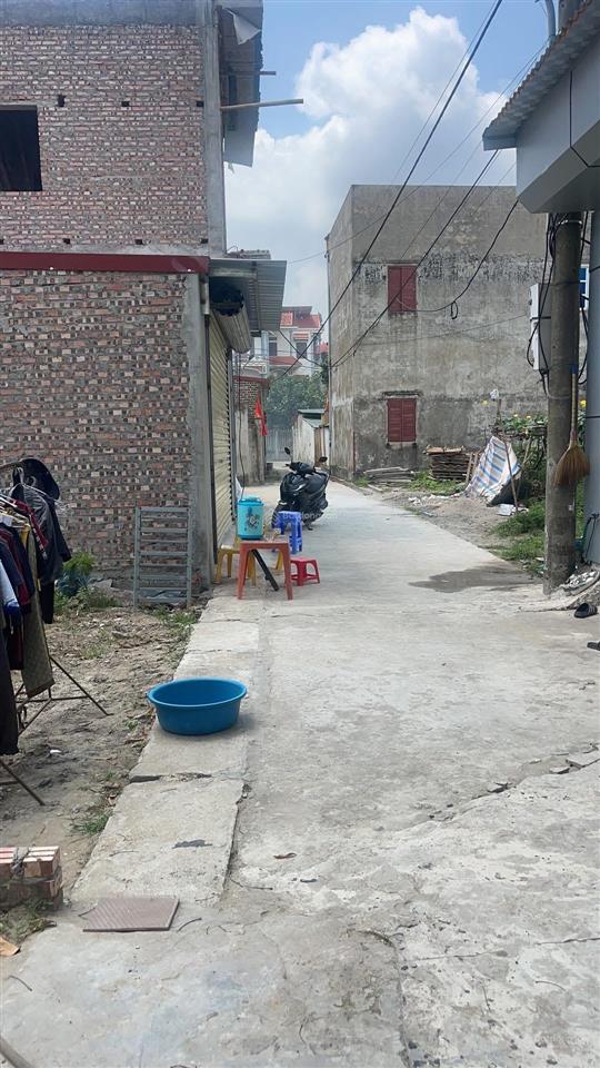 Sốc chỉ 1.4 tỷ có ngay vị trí trung tâm phường thuận thành  ô tô vào đất