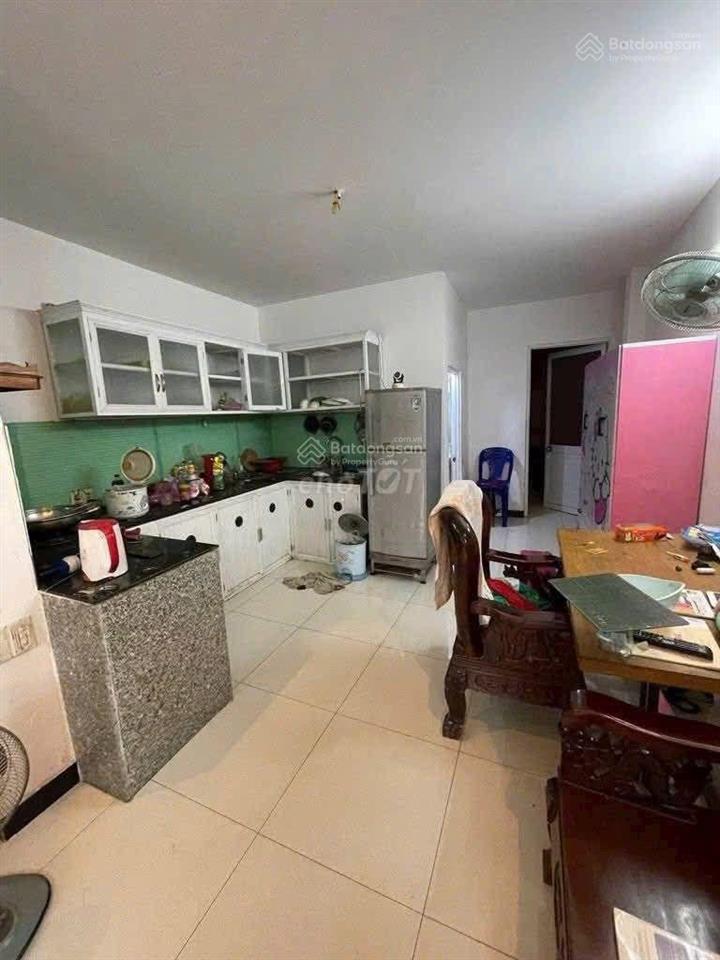 1 căn hiếm có, nhà hxh đỗ cửa, cách mt nguyễn chí thanh 100m  nhà trệt, lầu, 3 pn chỉ 2 tỷ 8.