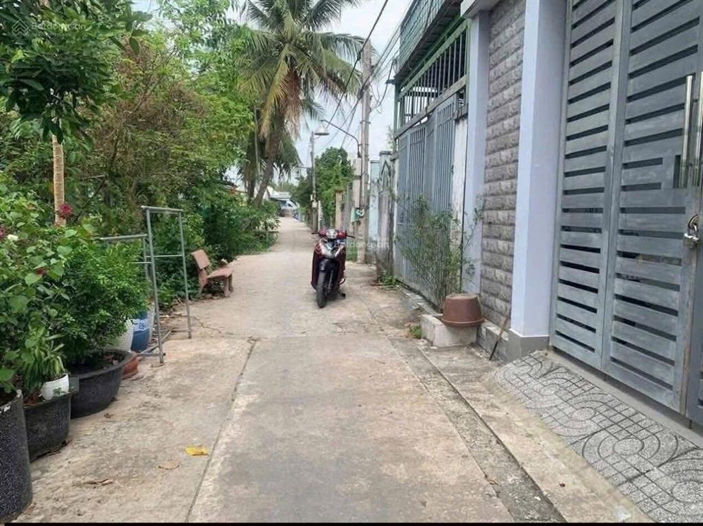 1 căn hiếm có, nhà hxh đỗ cửa, cách mt nguyễn chí thanh 100m  nhà trệt, lầu, 3 pn chỉ 2 tỷ 8.