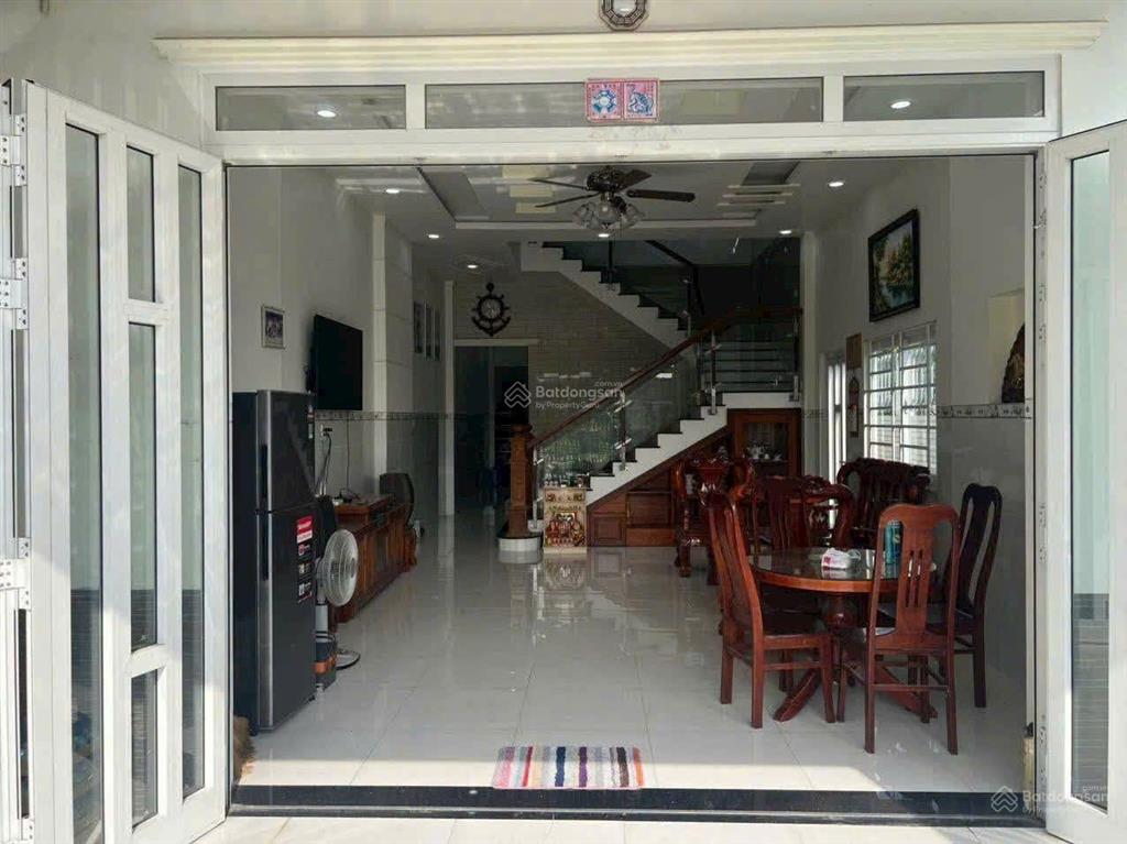 Bán nhà mặt tiền bình nhâm 27 (nguyễn chí thanh)  nhà còn rất mới vào ở ngay  224m2  5.5 tỷ.