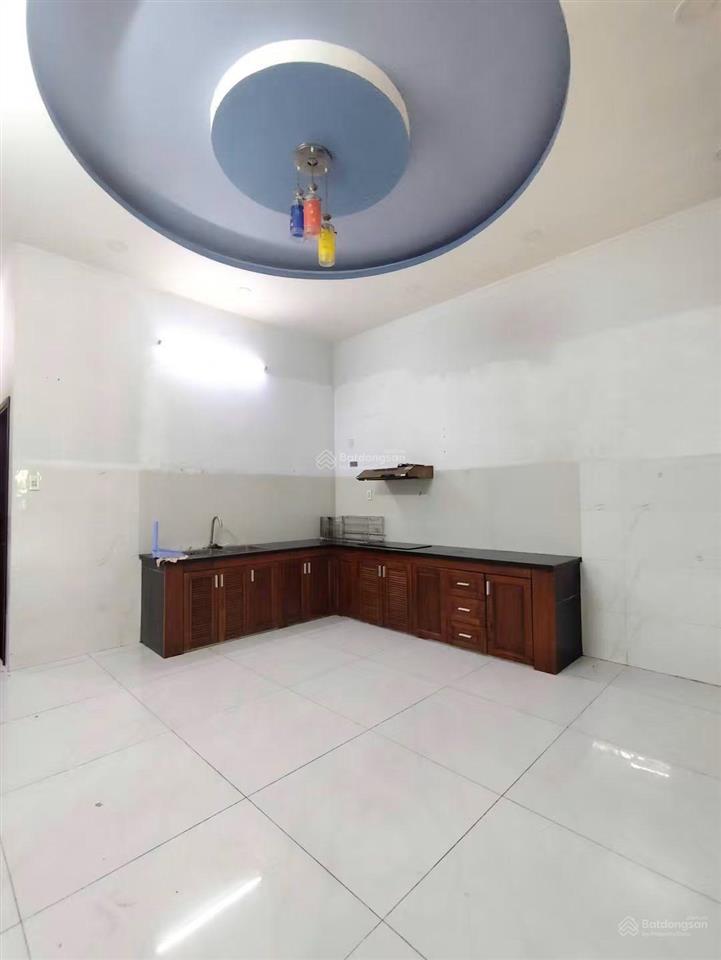 Bán nhà mặt phố tại nguyễn chí thanh, 6,6 tỷ, 124m2, 3pn, 2wc, mặt tiền 5m, pháp lý đầy đủ