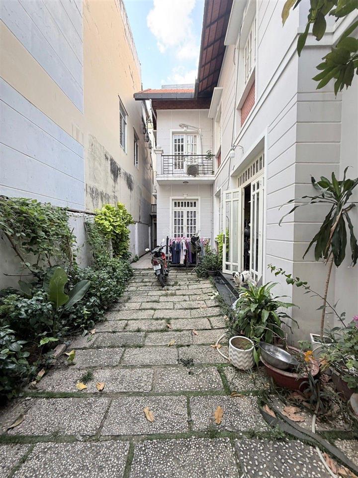 Bán biệt thự gần sông vàm thuật đường dương quảng hàm, 19,8 tỷ, 191m2, view đẹp, giá cực chất